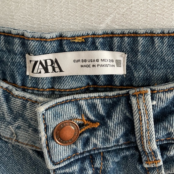 Zara high-rise mom jeans - Picture 3 of 4